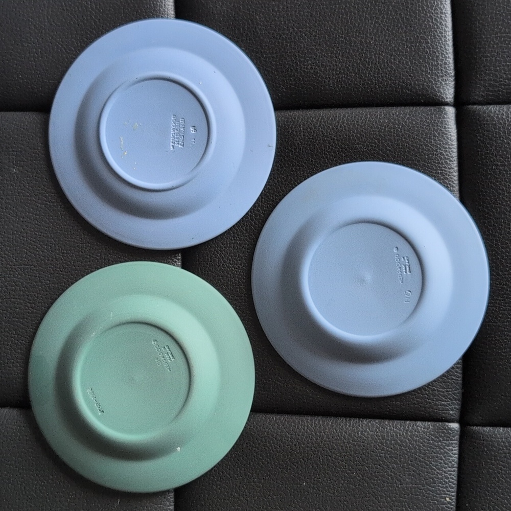 EUC Vintage Wedgwood Jasperware Round Trinket Dishes - Picture 2 of 6